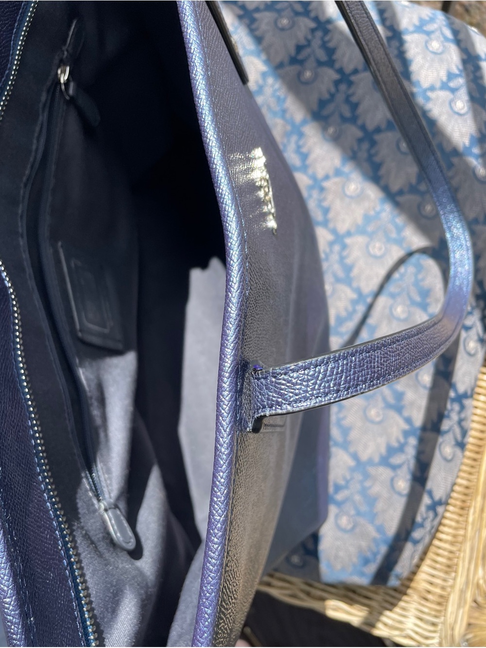 Coach metallic Blue Leather City Tote Zip Bag - 2017 - Picture 13 of 14